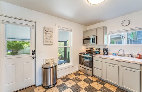 Whitefish Casa | New! Downtown Whitefish home with river and trail access