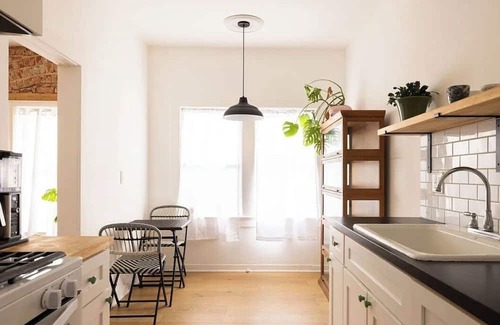Koreatown Apartamento | Cozy 1-bedroom apartment in phenomenal Los Angeles with WiFi, AC
