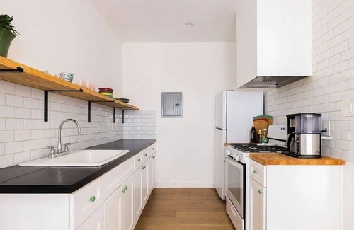 Koreatown Apartamento | Cozy 1-bedroom apartment in phenomenal Los Angeles with WiFi, AC