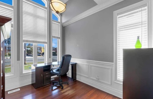 Alderwood Casa | 4BR - 10 Min to Downtown & Airport - Gym/Pool Table