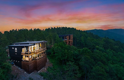 Broken Bow Cabina | 2Mountaintop Cabins Pool Saunas Slides Views &More