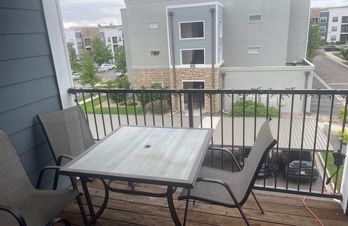 Aurora Apartamento | Charming 1-bedroom apartment in brilliant Aurora with AC, fitness room, WiFi.