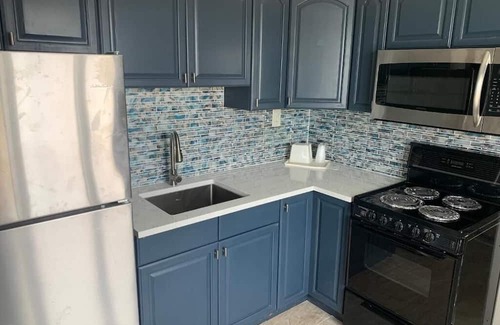 Wildwood Villa | Spacious 4-bedroom villa in awesome Wildwood with WiFi. All units combine