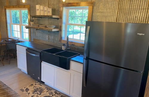 Cedarhurst Otro | A secluded organic farm minutes from PA turnpike with AC, WiFi