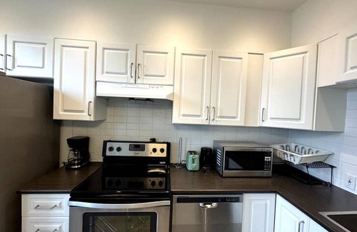 Maisonneuve Apartamento | Urban Getaway in Hochelaga – Bright 1BR Apartment