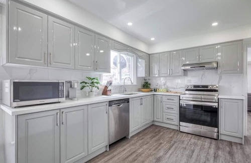 Richmond Hill Casa | Modern Designed Studio