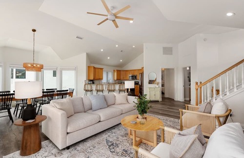 Monteray Shores Casa | New Listing, Hot Tub, Pool, Sound Side, Distant Ocean Views, Game Room,