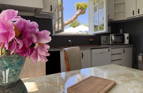 Payzac Casa | Spacious family house in the heart of Payzac with private garden, up to 10 people, pets allowed