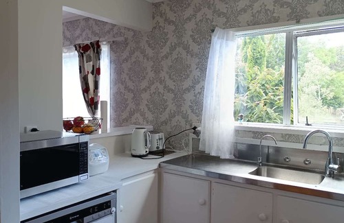 Glenfield Casa | Cosy and Budget room in a vintage house located at Northshore, Auckland