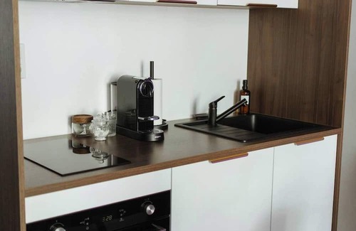 Uzerche Apartamento | Unusual, exotic adventure.