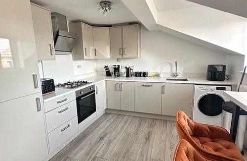 Woking Apartamento | Woking Work Stay – 2 Beds + Park