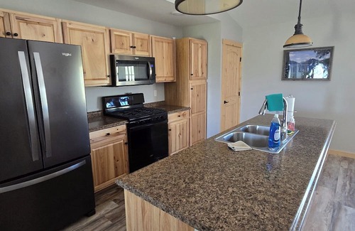 Dillon Cabina | Rustic cabin charm with modern comforts—your cozy escape to nature awaits!