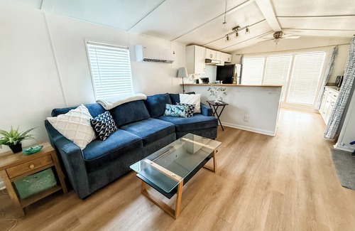 Bradenton Casa | Cozy 2-bedroom mobile home in fantastic Bradenton with WiFi, AC