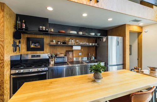 Santa Fe Casa | Sunny Open Home by Cafecito in Baca Railyard