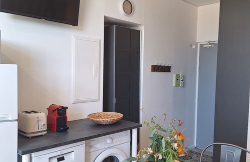 Ruoms Apartamento | Charming studio with swimming pool in the heart of Ruoms, Ardèche