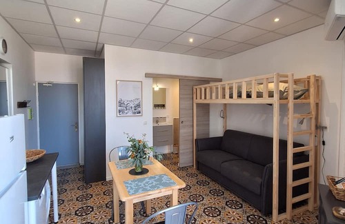 Ruoms Apartamento | Charming studio with swimming pool in the heart of Ruoms, Ardèche