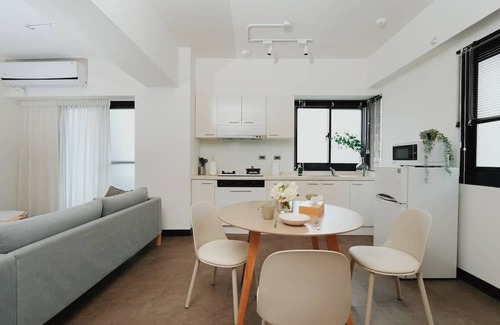 Zhongshan Apartamento | Charming 1-bedroom apartment in fabulous Taipei City with AC, WiFi
