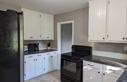 Riverdale Casa | 3-bedroom house in charming Riverdale with WiFi, AC. Book now