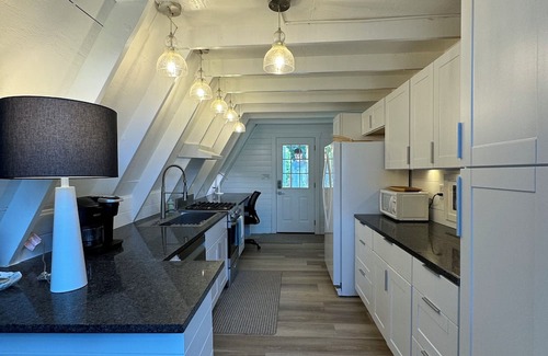 Carrabelle Casa | 2/2 A-Frame on Carrabelle River w/Private Dock, 3 mins to the Beach & Boat Ramps