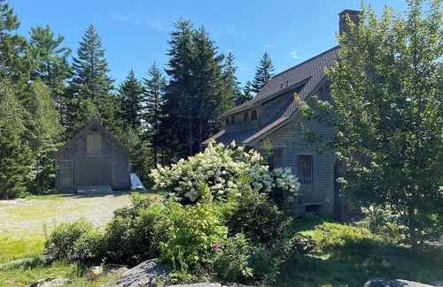 Herricks Cabaña | Charming 2-bedroom cottage overlooking Penobscot Bay with WiFi