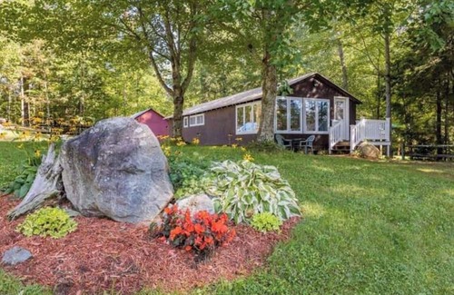 Post Mills Cabina | Lake Cabin in Vermont with WiFi