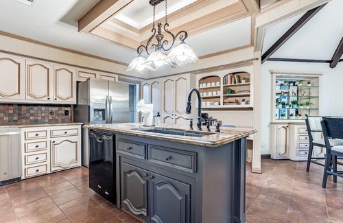 Garland Casa | 9 Bedroom Castle with a Pool and Billiards Room