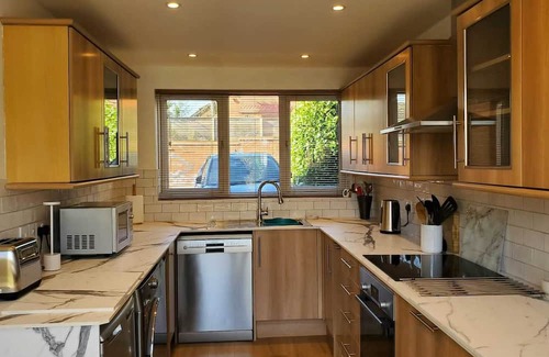 Reading Casa | The Twyford Hideaway - Close to Twyford Train Station & Recently Renovated
