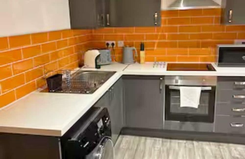 Uplands Apartamento | 2 Bed Flat, 2 En-Suites, Parking, Sleeps 6