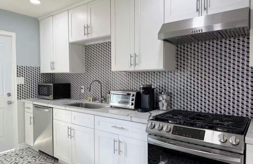 Duarte Casa | Central Mountain View Home near City of Hope & All