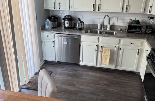 Coral Hills Casa | Charming 1-bedroom townhome in welcoming Capitol Heights with WiFi, AC