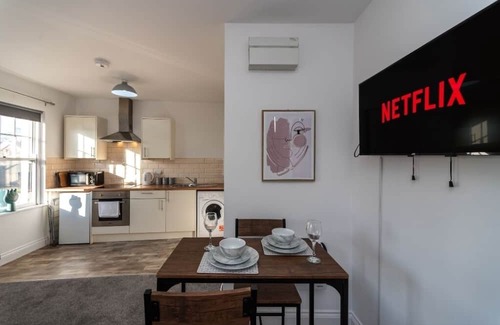 Neath Apartamento | Fully Equipped Kitchen, Double room