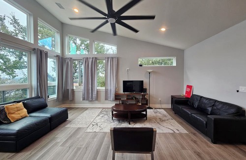 Waterford On Lake Travis Casa | Pet-friendly, upper-level 3-bedroom home with AC, WiFi