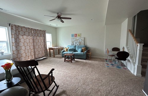 Maple Heights-Lake Desire Casa | Restful townhome with a separate entrance in Renton. Close to lot of amenities.