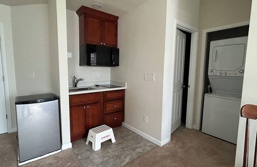 Maple Heights-Lake Desire Casa | Restful townhome with a separate entrance in Renton. Close to lot of amenities.