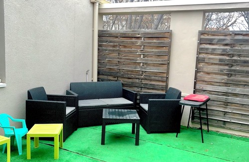 Vitrolles Apartamento | 90m2 2-bedroom apartment with dressing rooms and private jacuzzi near Marseille.