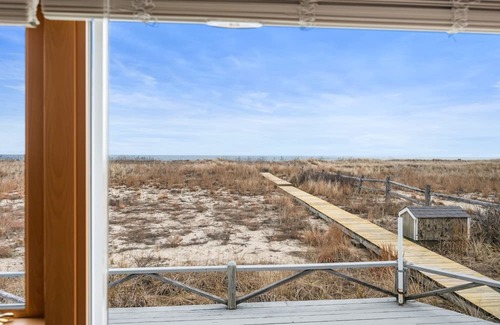 Sagamore Beach Cabaña | Dog-friendly oceanfront 3-Bedroom Cottage with AC and Stunning Views