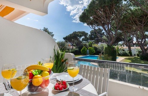 Quarteira Apartamento | Brisa dos Pinheiros by Interhome