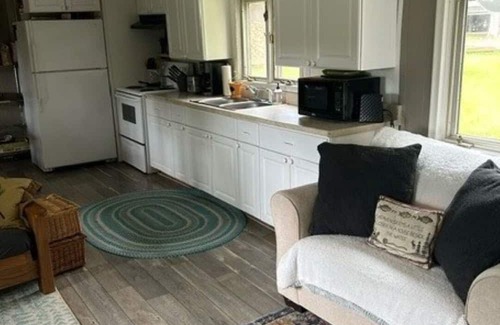 Fife Lake Cabina | Riverfront cabin with WiFi in charming Fife Lake