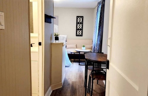 Ashland Apartamento | Cozy compact Studio in Ashland, PA, High-speed Wi-Fi , AC & Complimentary coffee