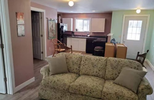 Arena Casa | Sugarland Suite - Cozy 1 BR on 10 acres on class 2 trout stream in Arena + WiFi