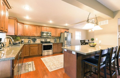 Grandview Casa | LuxOpenFloor 5Bdrm- 2K ensuites + Apt