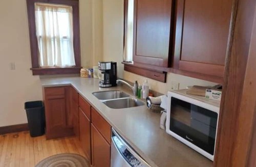 Arena Cabaña | Sugarland Farmhouse - Charming 2-bedroom on 10 acre farm + class 2 trout stream