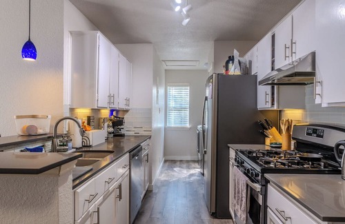 Franklin Park Casa | Spacious 1 Bd/1Br in Quiet Townhome near Downtown