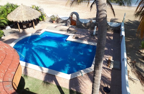 La Peñita de Jaltemba Apartamento | Ocean Front 1 King Bedroom. Swimming pool, Easy 5 minute beach walk to Shopping