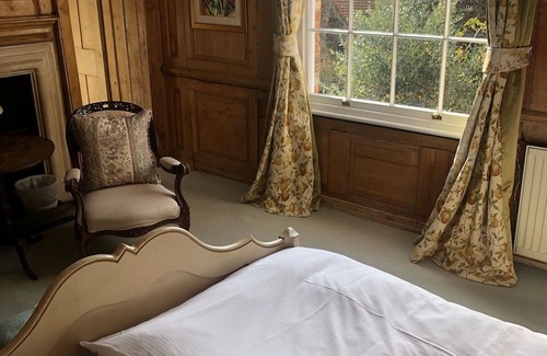Abingdon Cama Y Desayuno | Double ensuite wood panelled room in historic town centre house