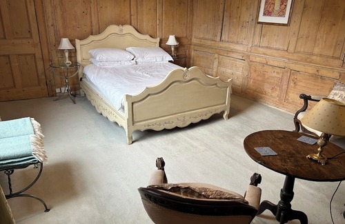Abingdon Cama Y Desayuno | Double ensuite wood panelled room in historic town centre house