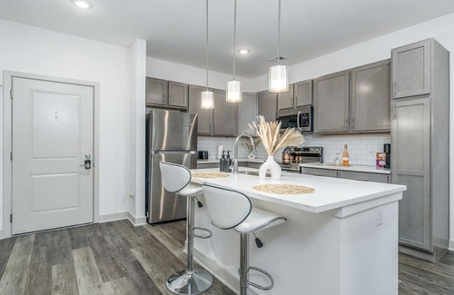 Whitestown Apartamento | Refined Comforts: Luxe Stay in Whitestown Indiana
