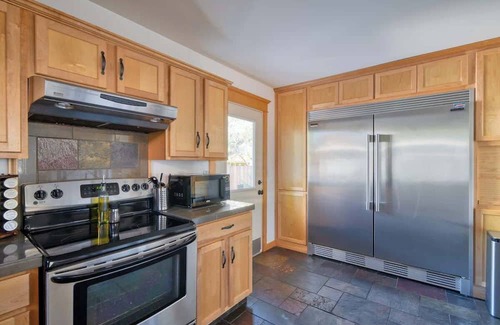Alberta Arts District Casa | Alberta Arts Luxury, Sleeps 4, Walk Score 99
