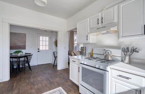 Corbett - Terwilliger - Lair Hill Casa | Cozy Haven by the Hill - Downtown & OHSU!