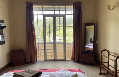 Nuwara Eliya Cama Y Desayuno | Charming 4-bedroom bed & breakfast with AC, WiFi in brilliant Nuwara Eliya